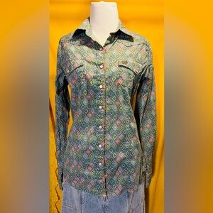 Cinch green and pink diamond floral pattern pearl snap western shirt